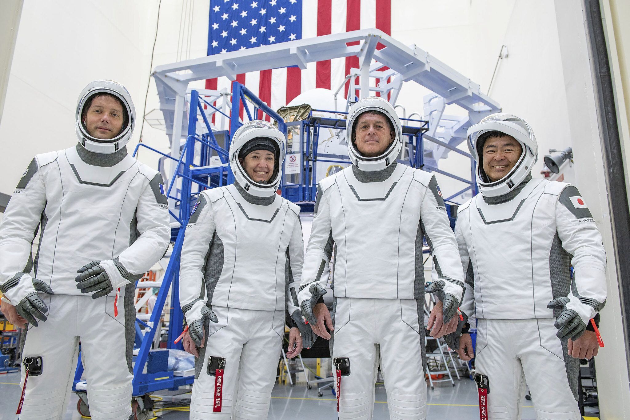 SpaceX, la NASA da el "comienzo" al lanzamiento de astronautas, tercer lugar para Dragon
