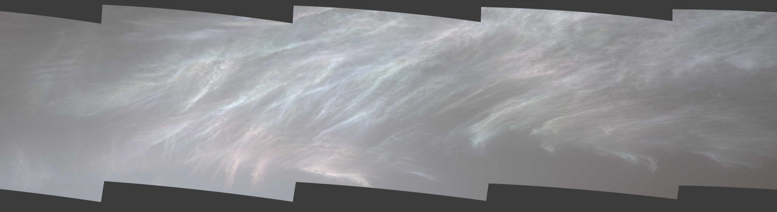 El rover Curiosity captura nubes brillantes en Marte
