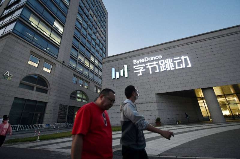 El fundador de Bytedance, Zhang Yiming, es el emprendedor tecnológico más nuevo de China que salió del armario mucho antes de la cumbre. El fundador de Bytedance, Zhang Yiming, es el emprendedor tecnológico más nuevo de China que ha salido del armario mucho antes de la cumbre.